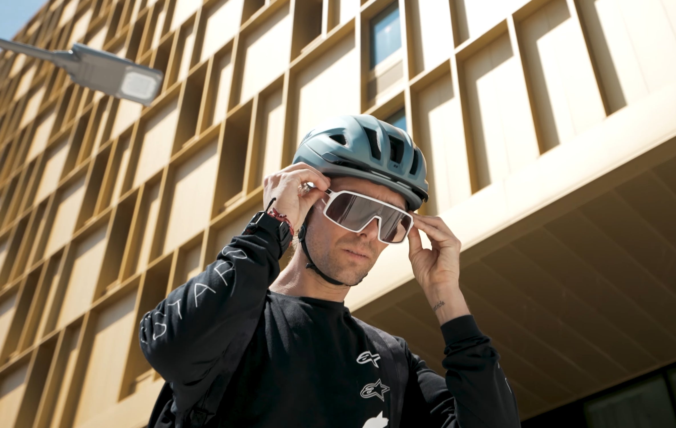 CROSSER - Urban / Leisure / Performance Helmet